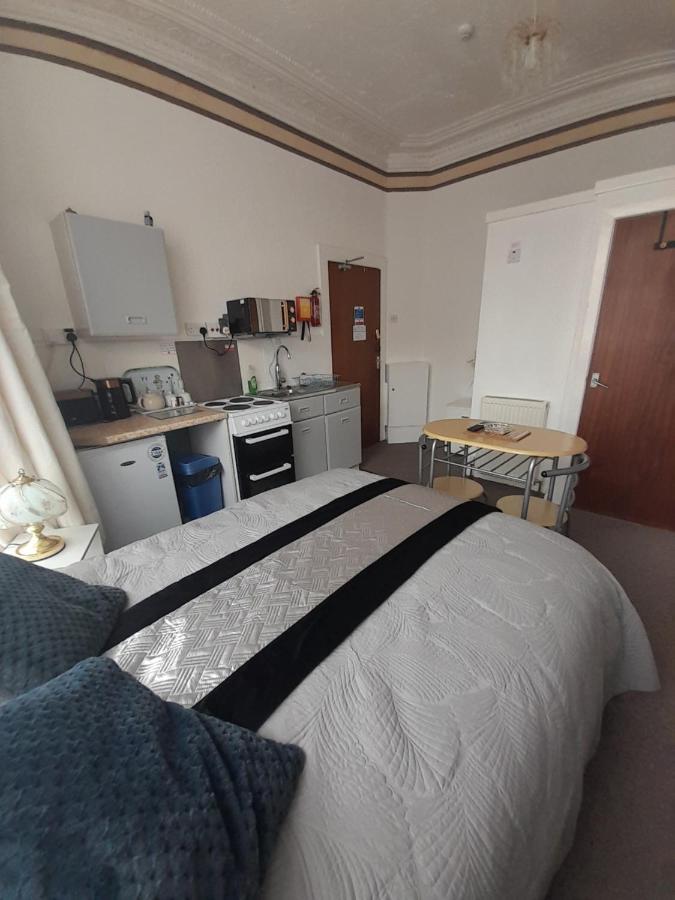 Nova Holiday Apartments Blackpool Bagian luar foto