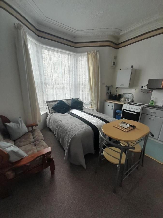 Nova Holiday Apartments Blackpool Bagian luar foto